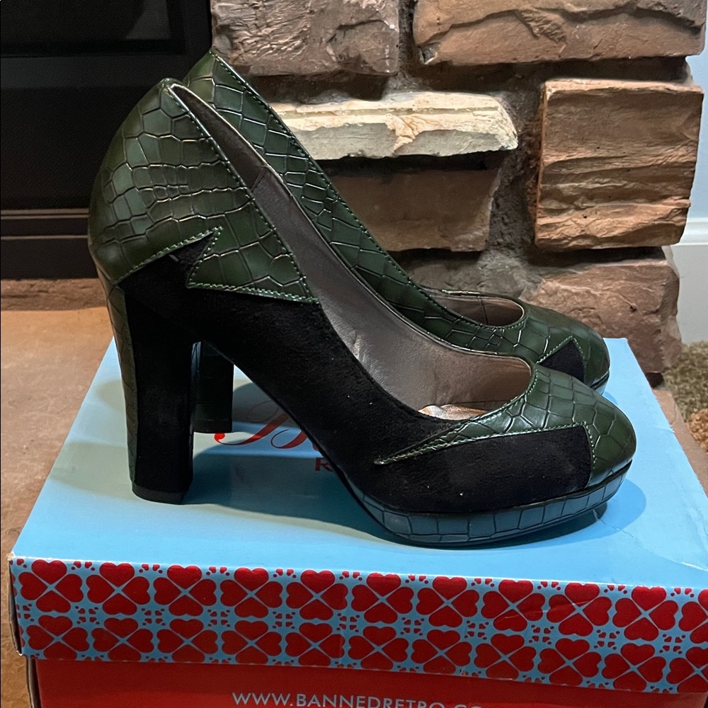 Banned Retro Green and Black Croc-Embossed Heels